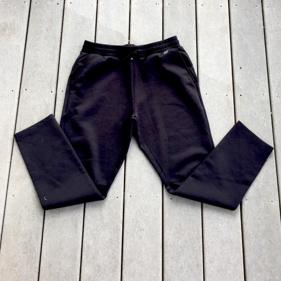 Under Armour || Fitted woman’s Black sweatpants size large - Picture 8 of 11